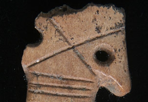 Bezekli, at başı biçimli kemik obje, Neolitik Dönem, Konya Arkeoloji Müzesi